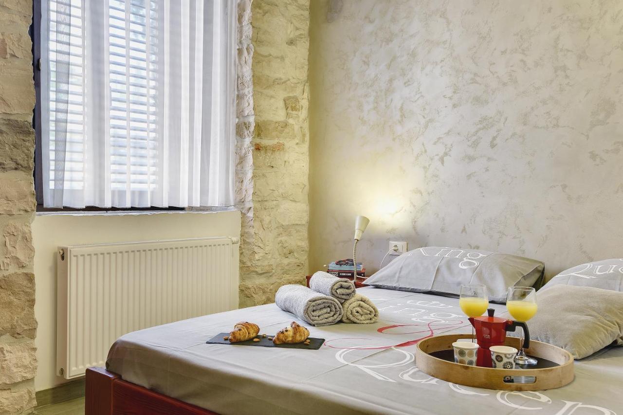 Mimoza Old Town Pula Apartments Екстериор снимка