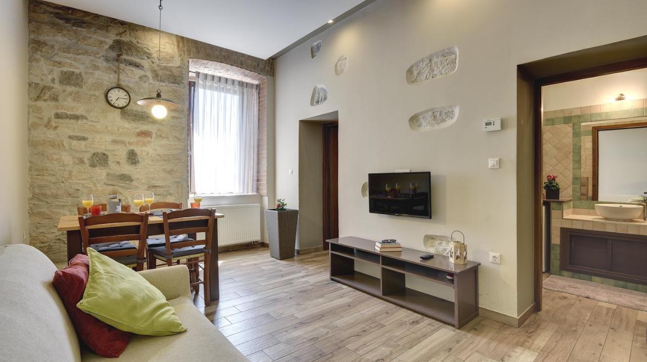 Mimoza Old Town Pula Apartments Екстериор снимка