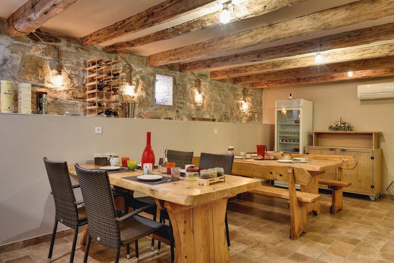 Mimoza Old Town Pula Apartments Екстериор снимка
