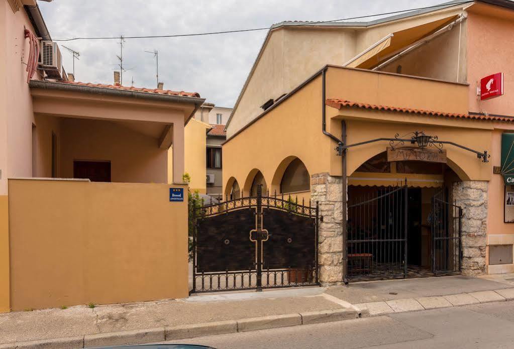 Mimoza Old Town Pula Apartments Екстериор снимка