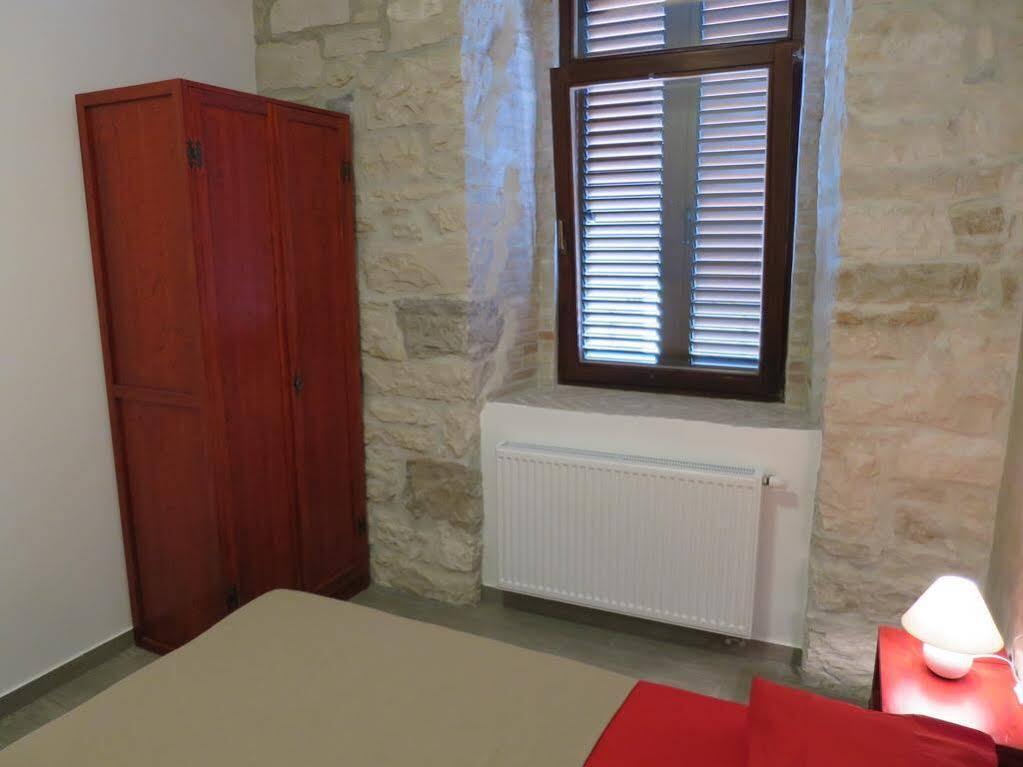 Mimoza Old Town Pula Apartments Екстериор снимка